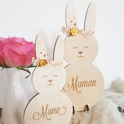 Décoration de Pâques en bois avec lapin gravé Mademoiselle Lapinou